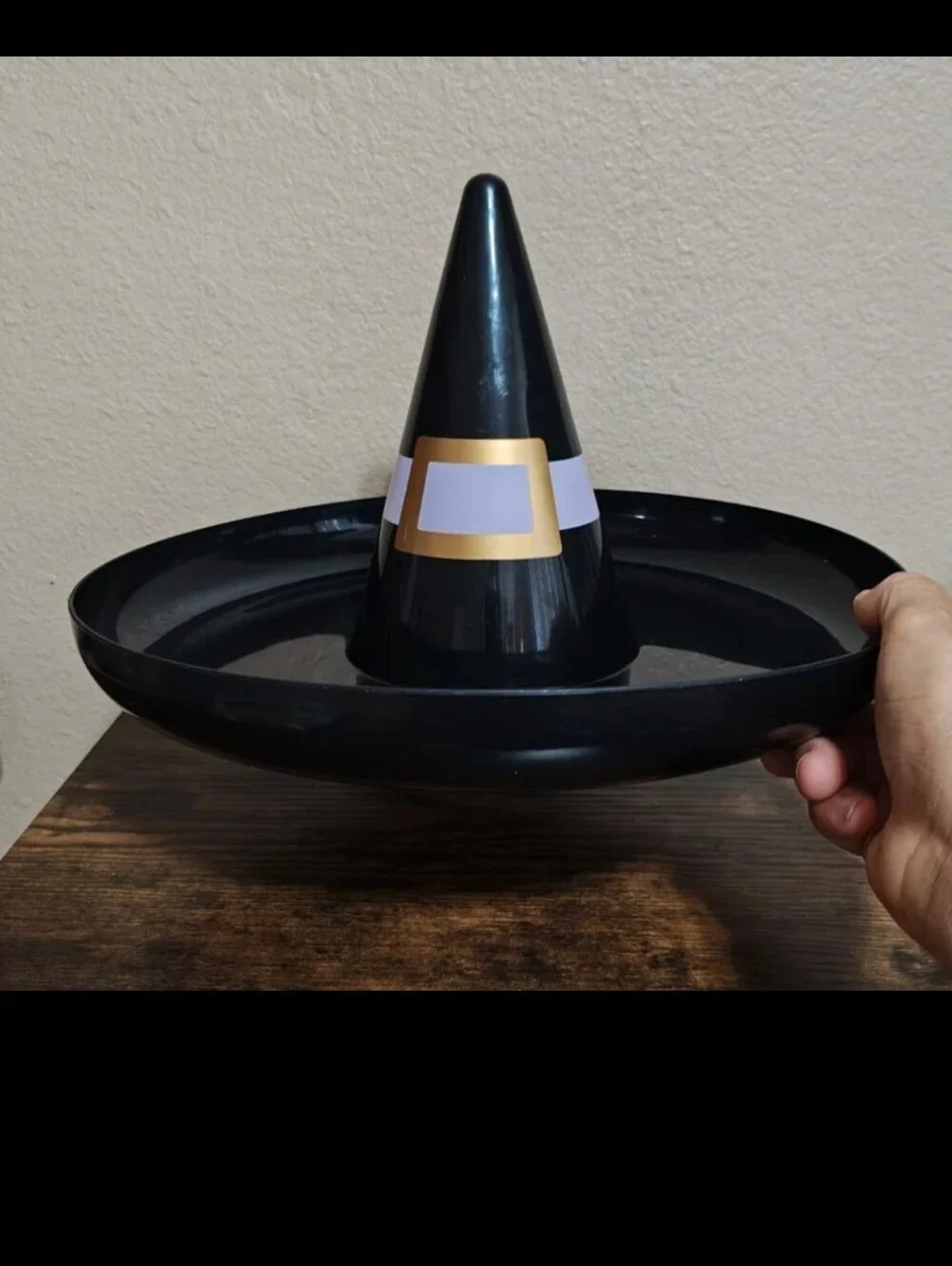 Target Bullseye's Playground Halloween Witches Hat Plastic Serveware 13 1/2